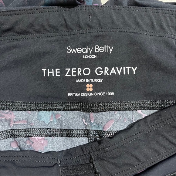 Sweaty Betty The Zero Gravity Black Daisy Print 7/8 Length Leggings Size XS - Picture 9 of 10
